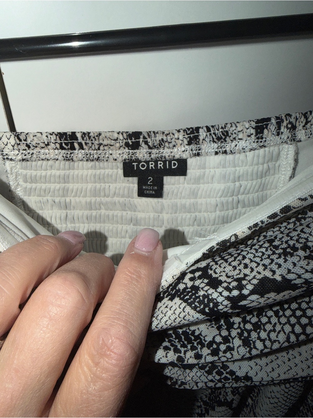 Torrid Black & White sleeveless Snake Print Top - Picture 2 of 3